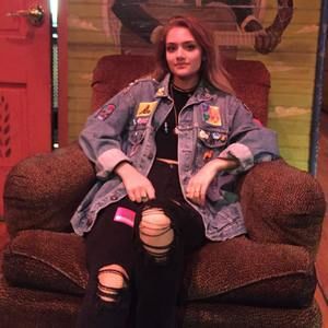 Meet your Posher, Elena